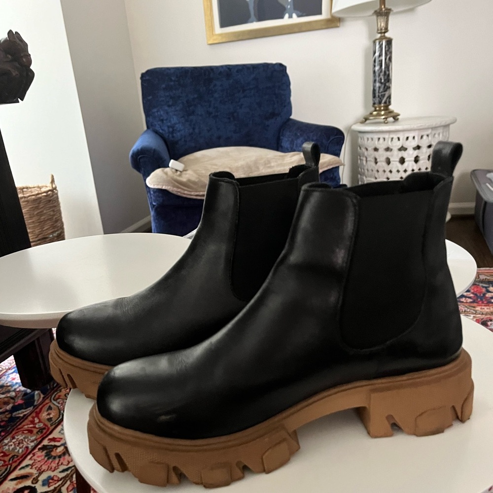 Silent D matte black boots with brown at the bottom